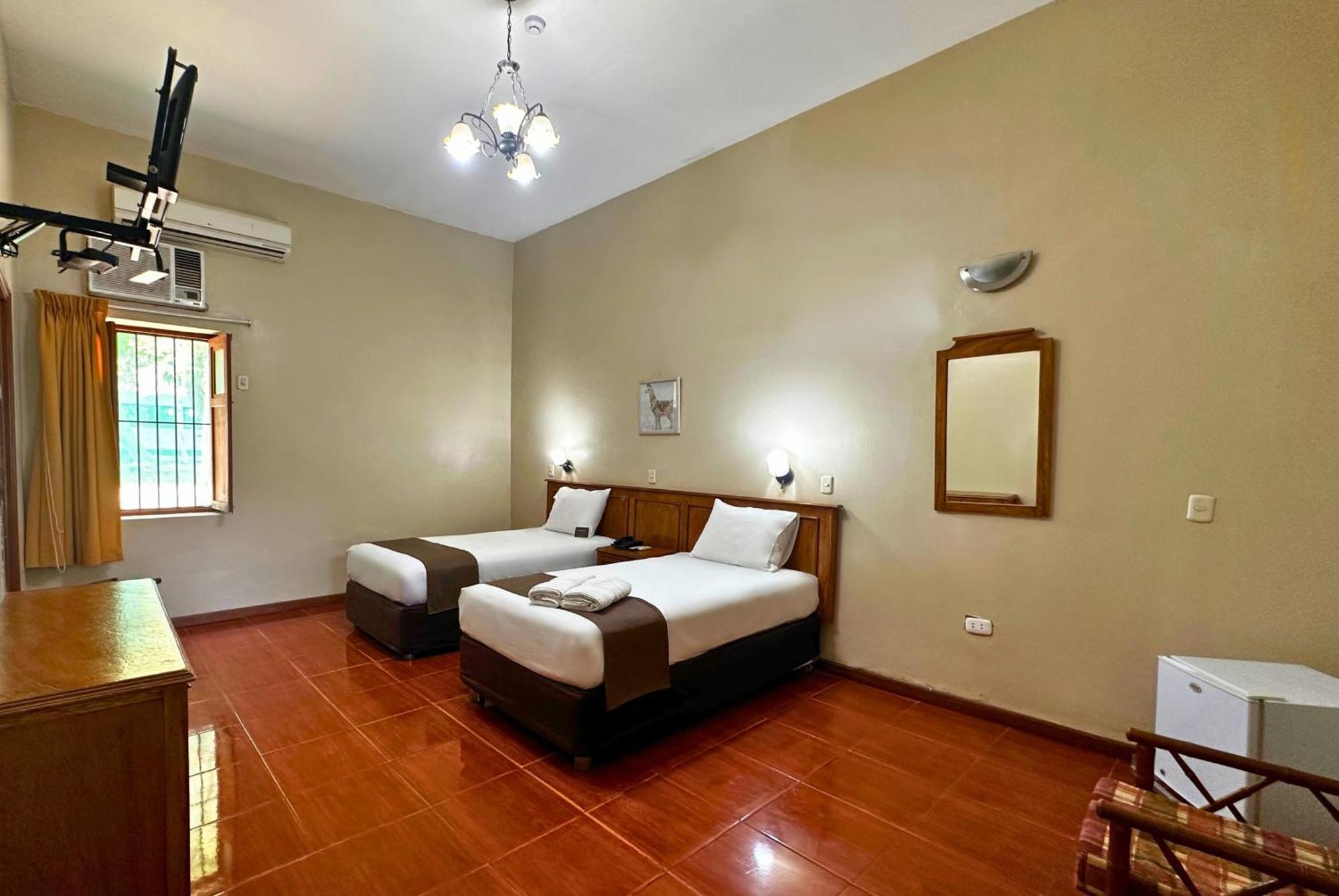 Dm Hoteles Mossone - Ica Exterior photo